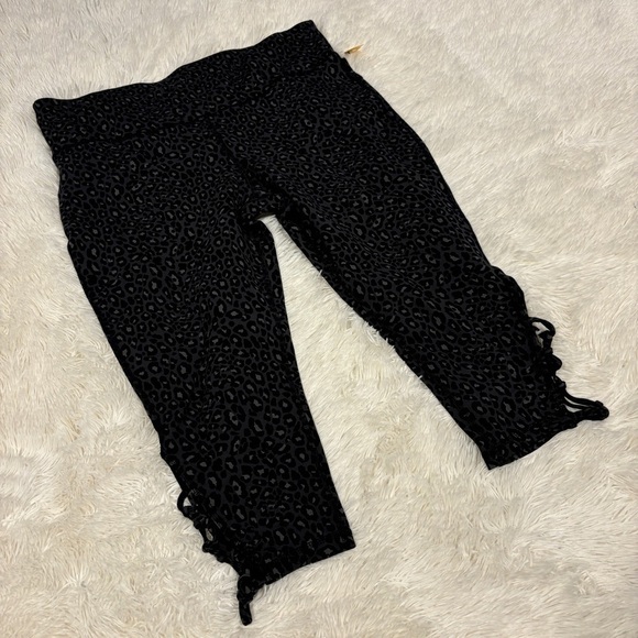 Xersion Gray Black Animal Print Cropped Leggings NEW size XXL - Picture 1 of 10